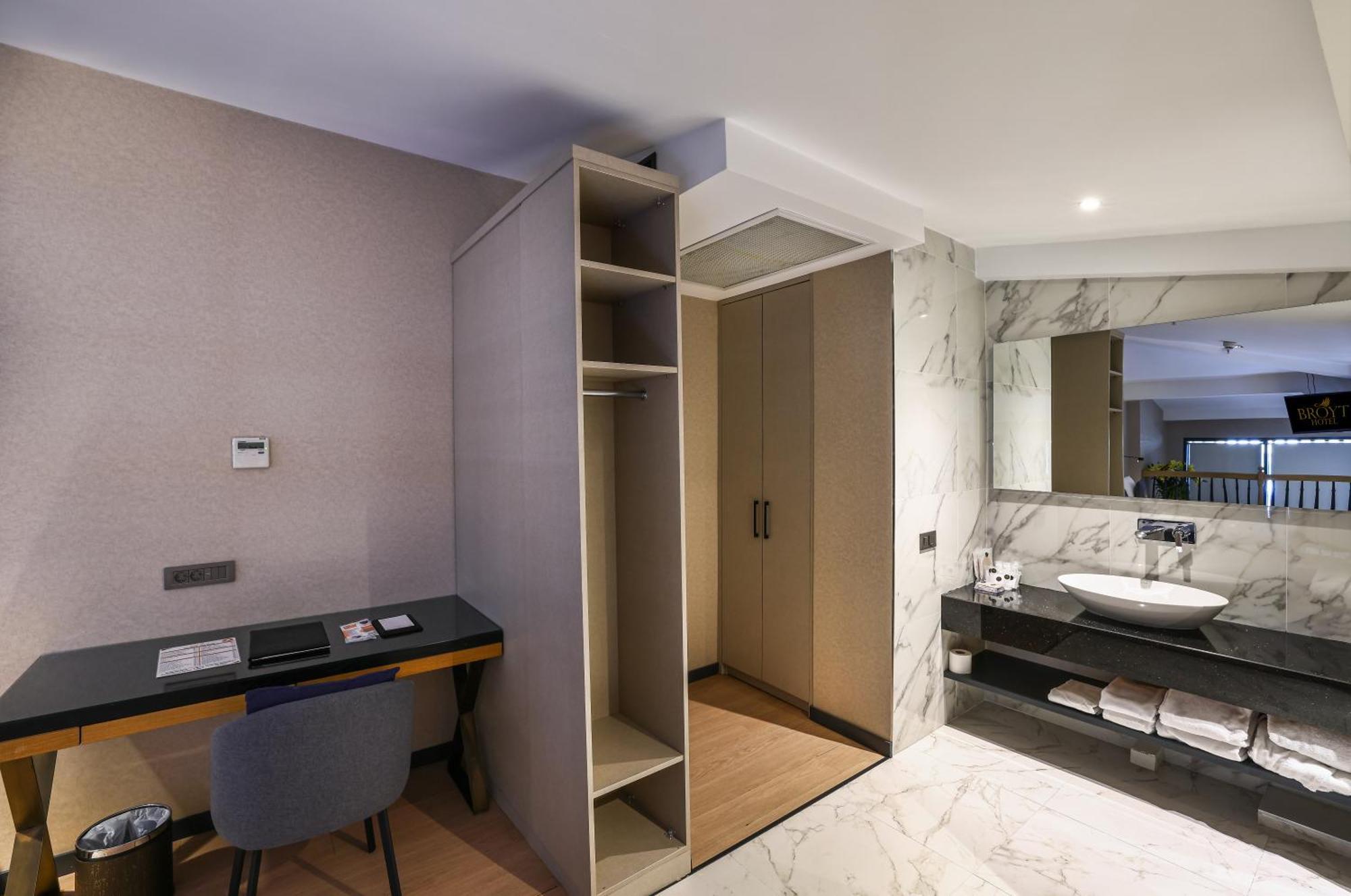 Broyt Hotel Стамбул Экстерьер фото